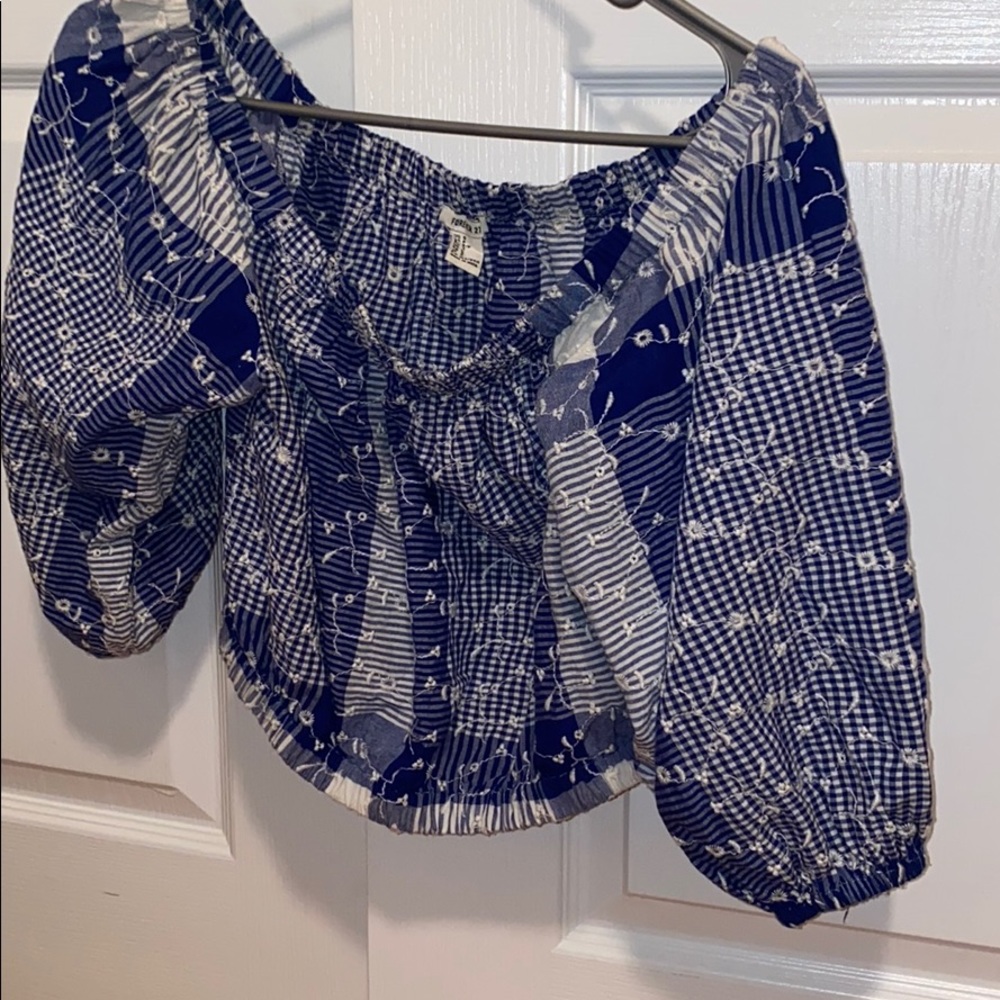 Puff sleeve royal blue top.